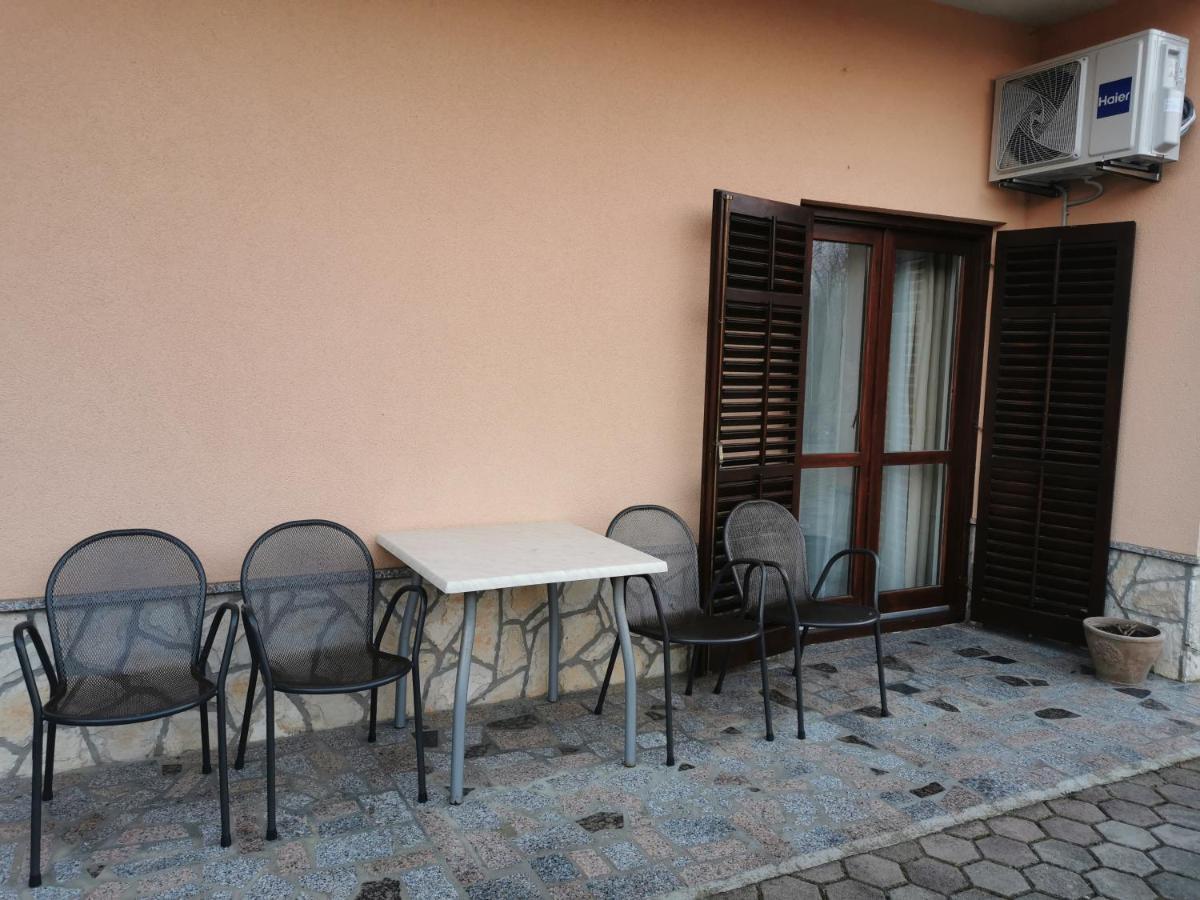 Apartman Martina Apartamento Kršan Exterior foto
