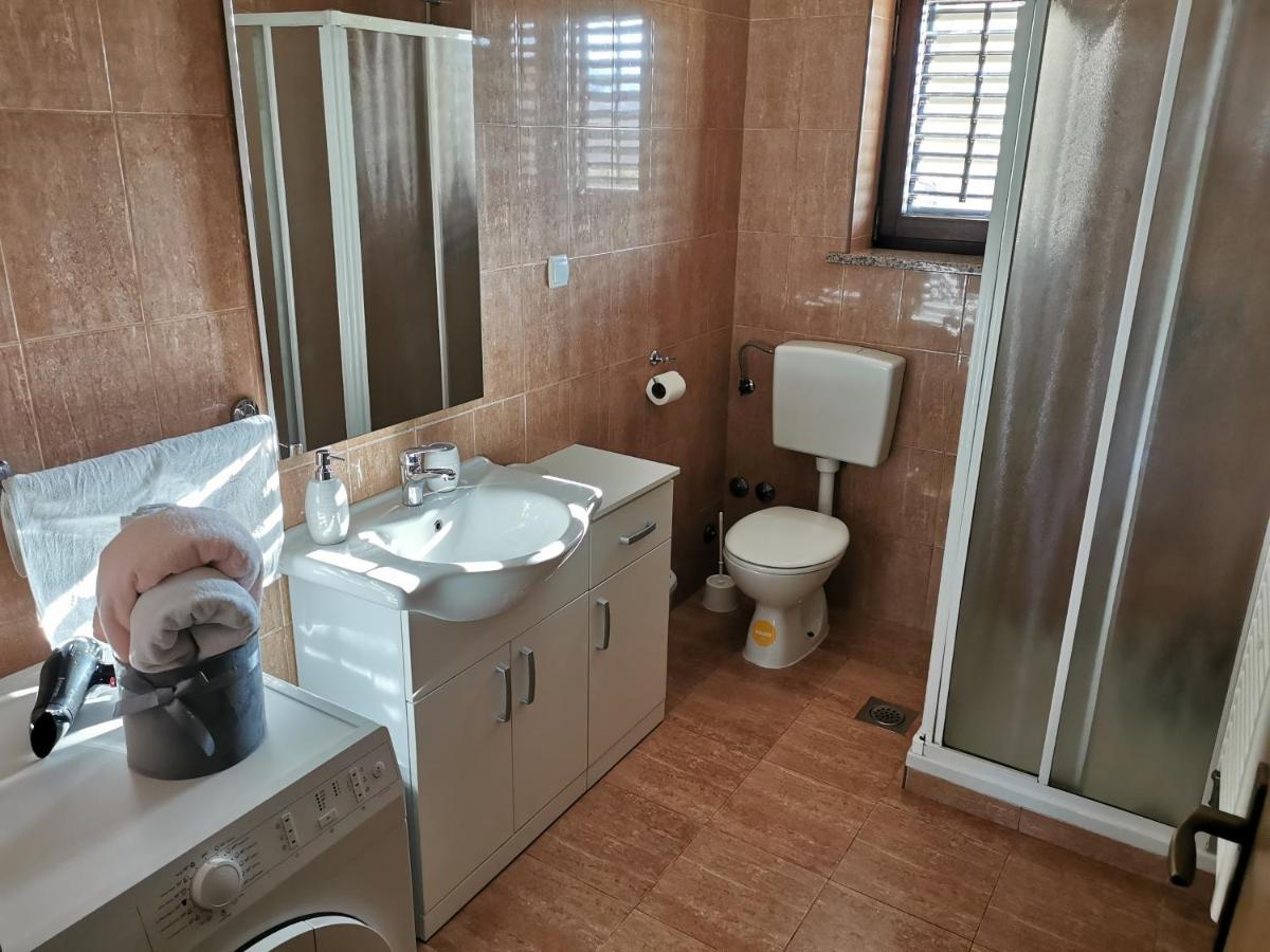 Apartman Martina Apartamento Kršan Exterior foto
